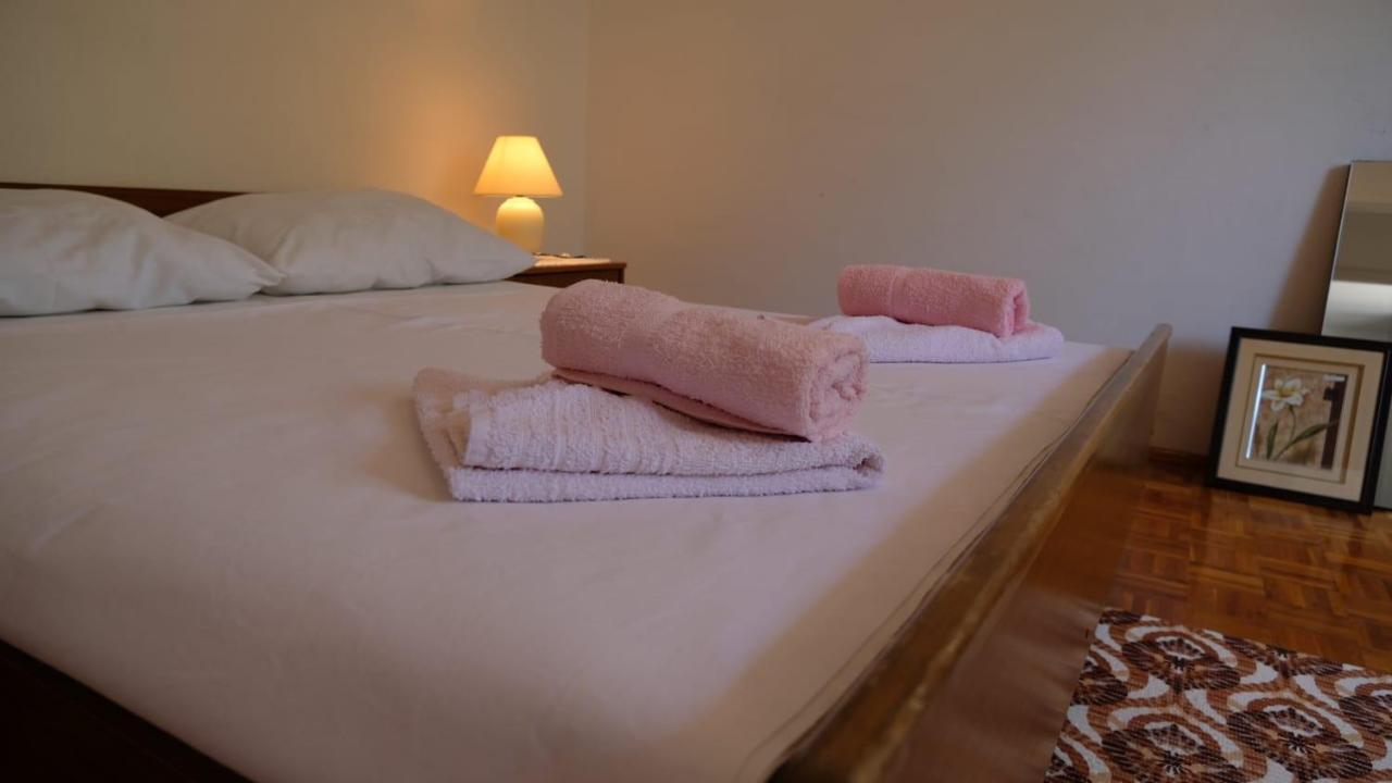Porat Apartment สตารีกราด-ปาเคลนีซา ภายนอก รูปภาพ