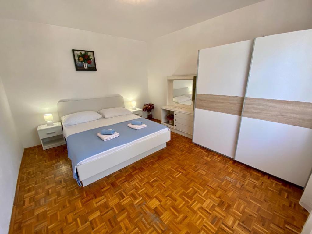 Porat Apartment สตารีกราด-ปาเคลนีซา ภายนอก รูปภาพ