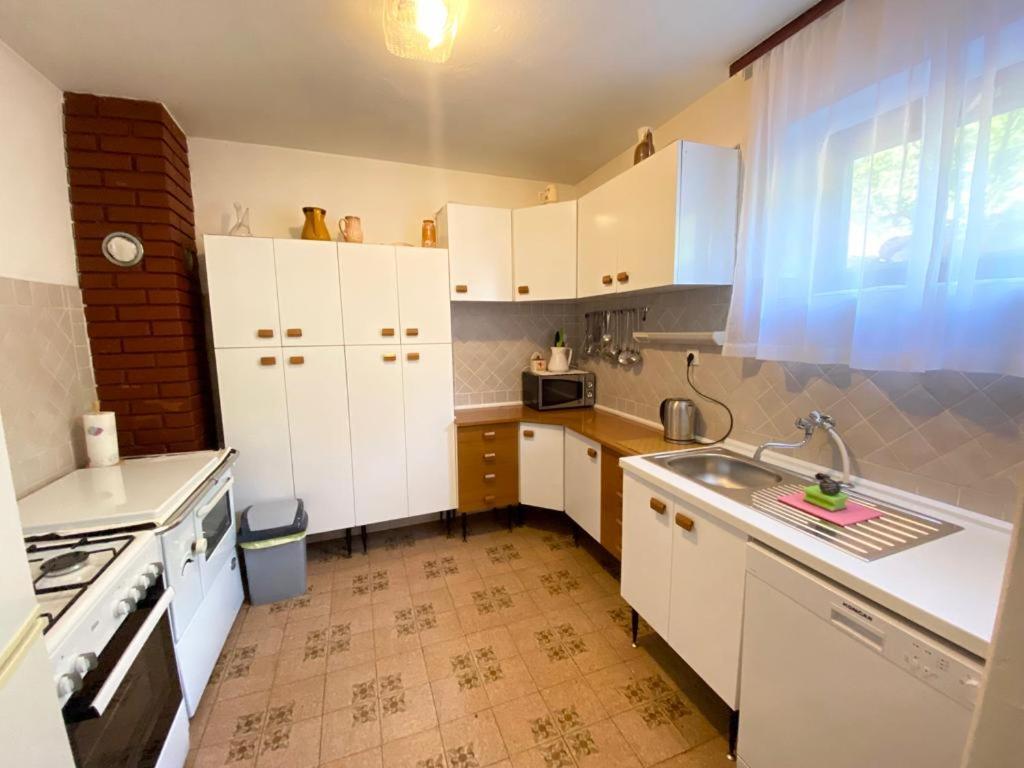 Porat Apartment สตารีกราด-ปาเคลนีซา ภายนอก รูปภาพ