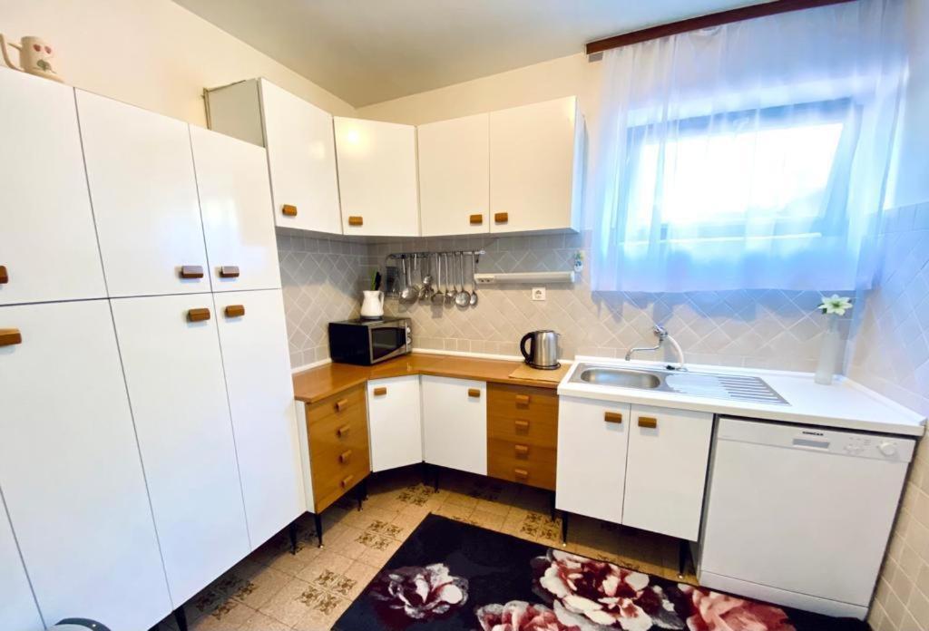 Porat Apartment สตารีกราด-ปาเคลนีซา ภายนอก รูปภาพ